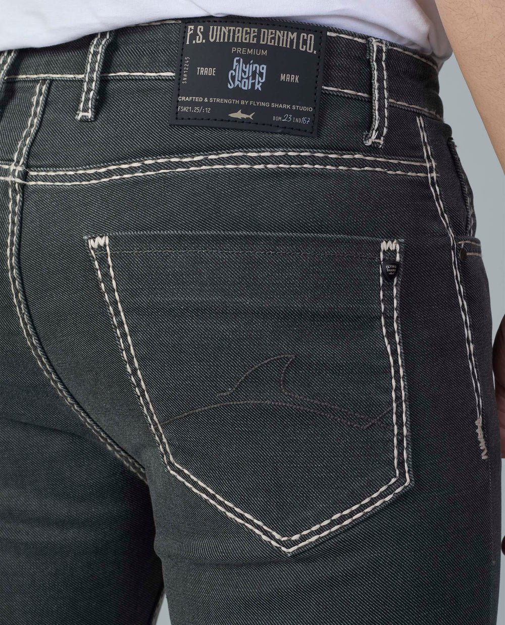Men’s Vintage Indigo Slim Fit Jeans